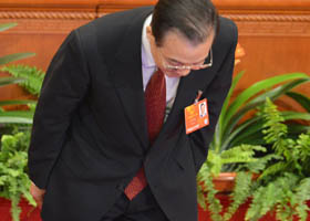 温家宝最后一次作政府工作报告(1)